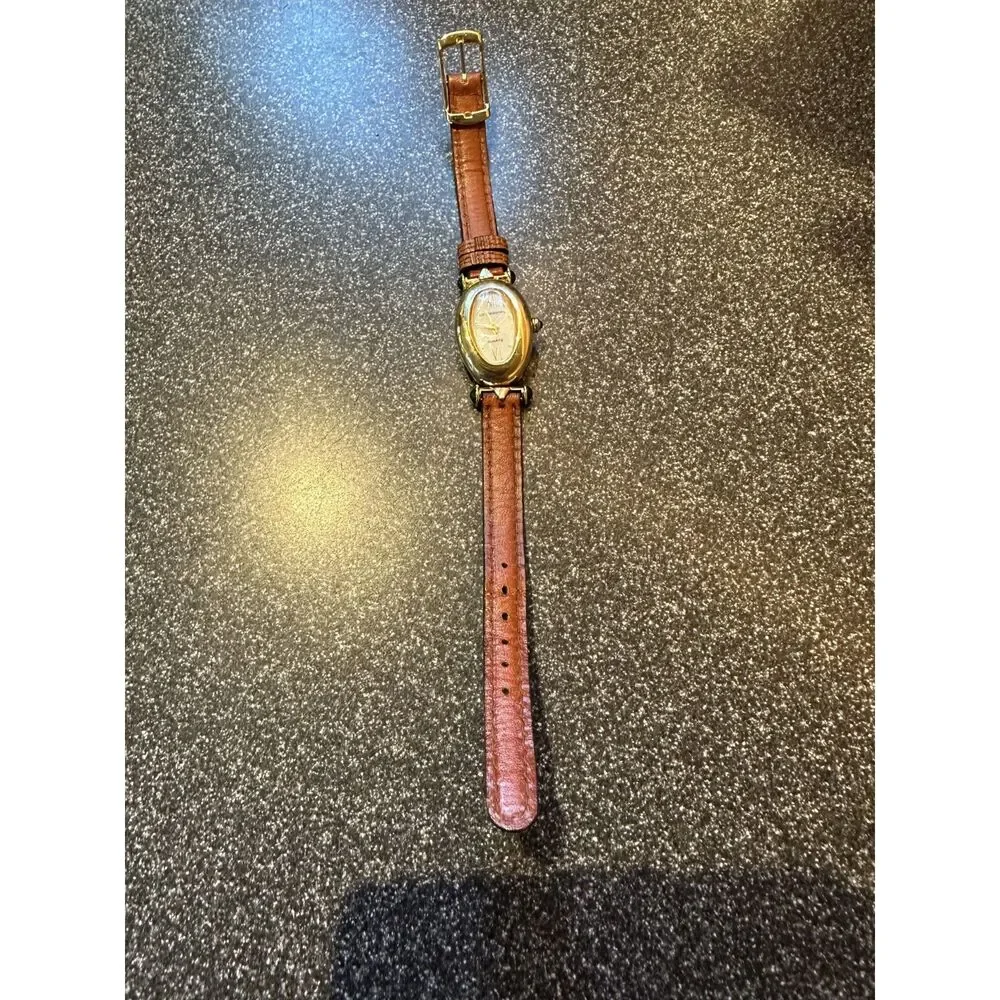 Vintage Liz Claiborne Reversible Leather Strap Oval Gold Tone Watch 6.5